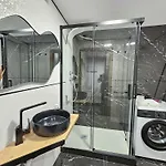 Black 아파트