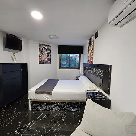 Black Daire Benidorm