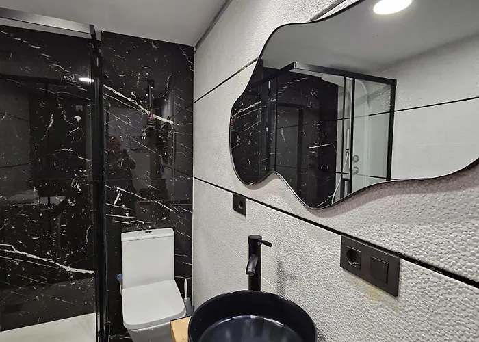 Black بينايدورم